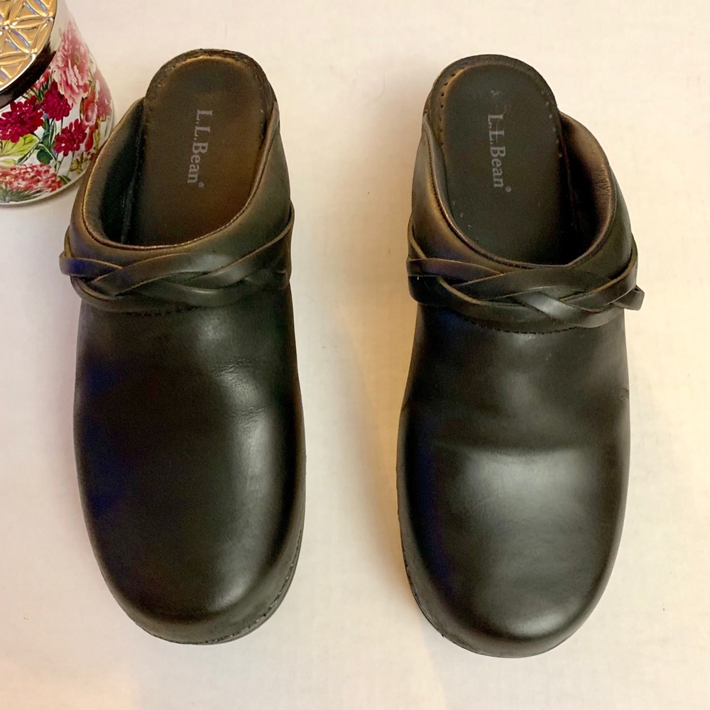 LL Bean black leather clog